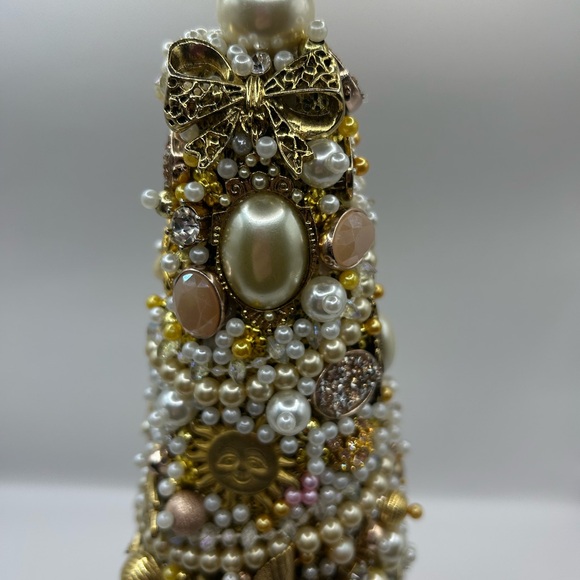 Hand Crafted Upcycled Vintage to Modern Jewelry Christmas Tree - Picture 5 of 13